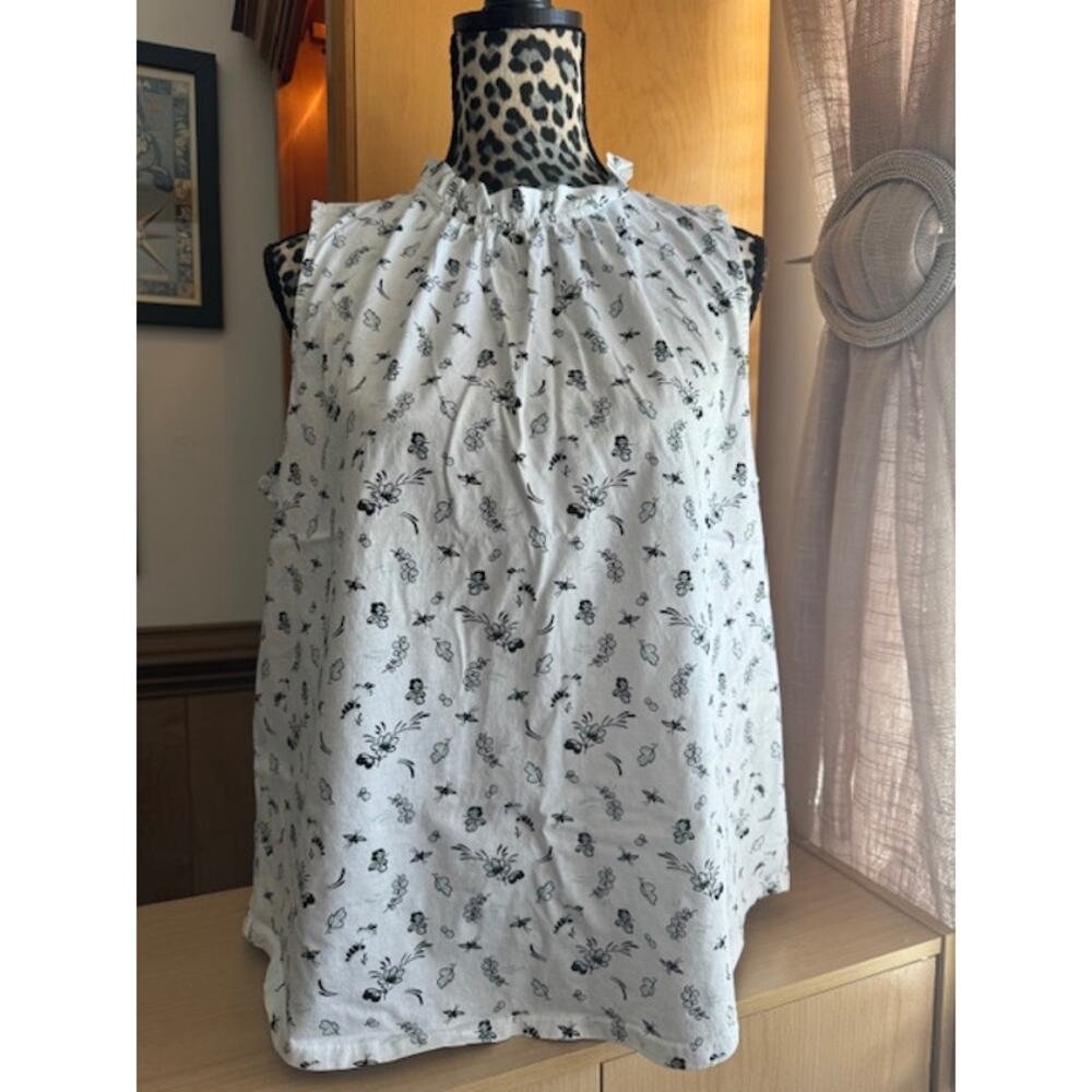 Ann Taylor Sleeveless blouse